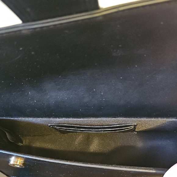 Black Handbag - Picture 2 of 4